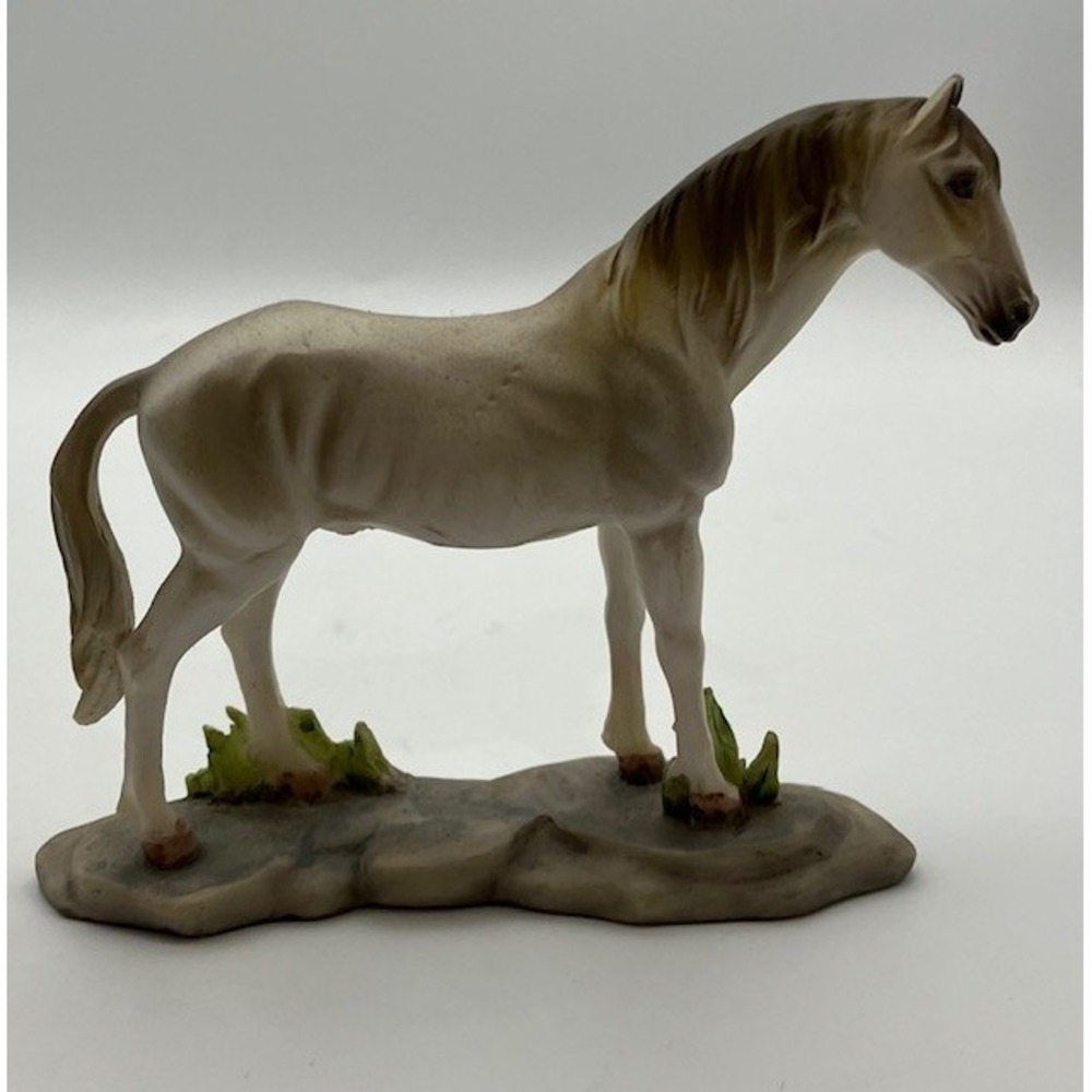 Vintage Ceramic Horse Figurine Western Decor Animal Lover Equestrian‎ Gray 4.25"